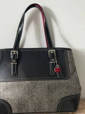 COACH Vintage Herringbone Tweed Black Leather Tote Bag Handbag Red Lining 1408⁠